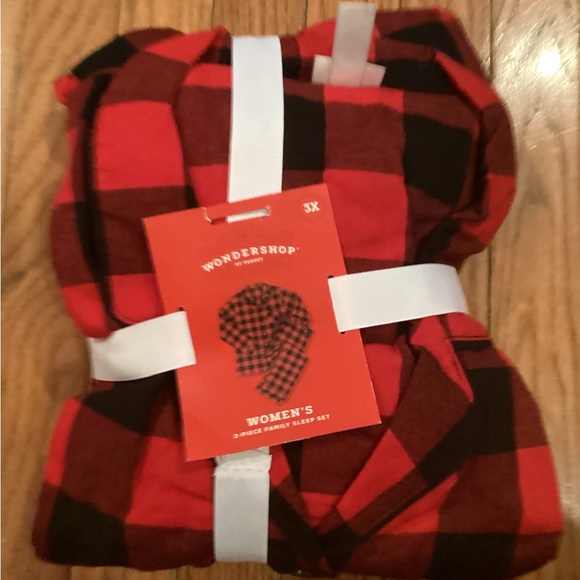 Women’s Flannel Pajama Set - Picture 2 of 3